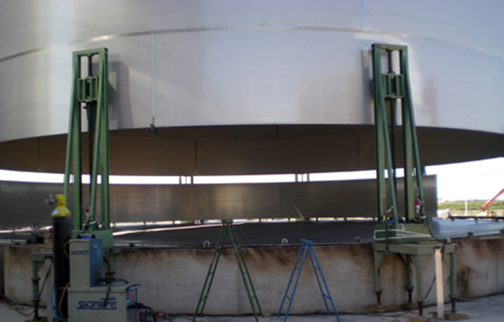 2000 cubic metres stainless steel tank in process of manufacture