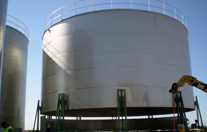In-situ 2000 cubic metres stainless steel tank in process of manufacture