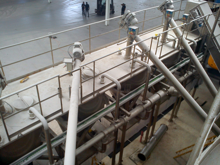 Installation tuyauterie dans exploitation salines