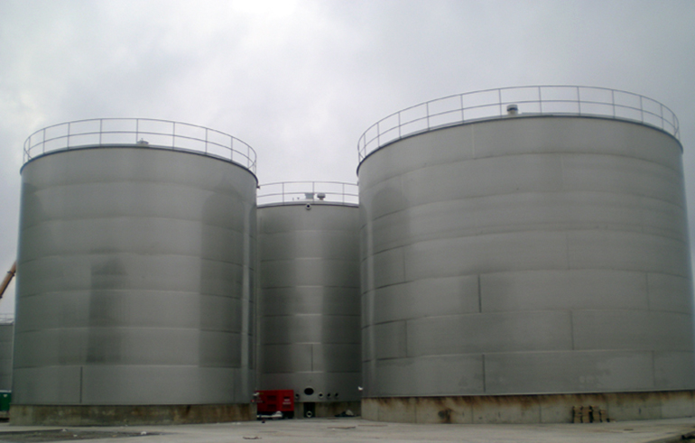 Stainless steel tanks 1.000 and 2.000 cubic metres